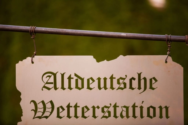 Altdeutsche Wetterstation blank mit Akazien Balken