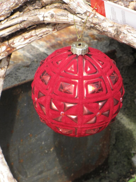 Christbaumkugel aus Glas Samtrot mit Karomuster