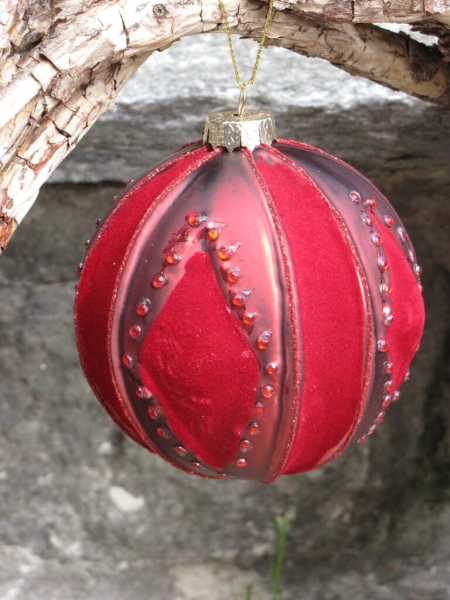 Christbaumkugel aus Glas Samtrot mit Längsstreifen