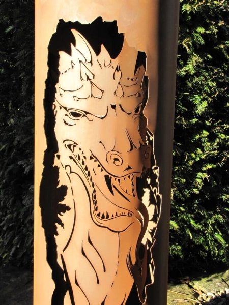 Edelrost Säule, Rostsäule rund mit Drachenmotiv