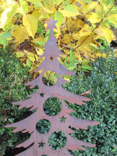 Edelrost Dekotanne für Christbaumkugeln
