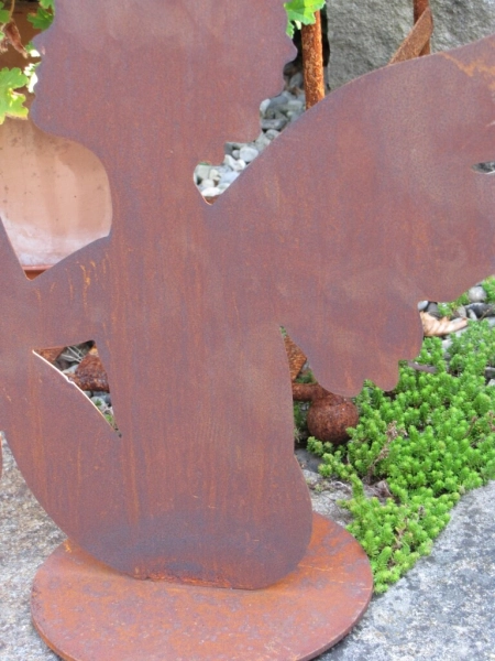 Edelrost Engel sitzend, 36 cm