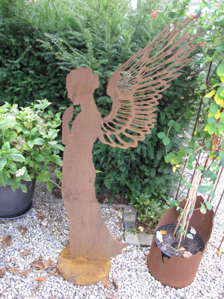 Edelrost Engel Santine auf Platte, 140 cm