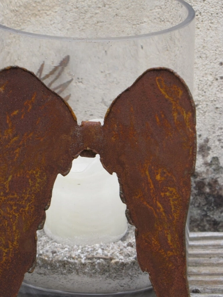 lange Engelsflügel aus Rost