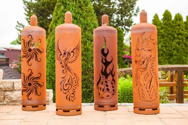 Edelrost Feuersäule Gasflasche Drache