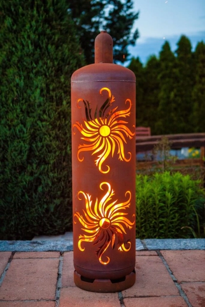 Edelrost Feuersäule Gasflasche Sonne