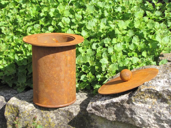Feuertopf klein aus Metall mit Edelrost