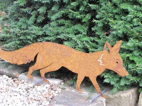 Edelrost Fuchs auf Querstange