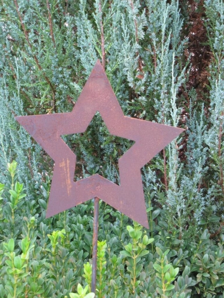 Gartenstecker Stern offen aus Edelrost, breite Ausführung