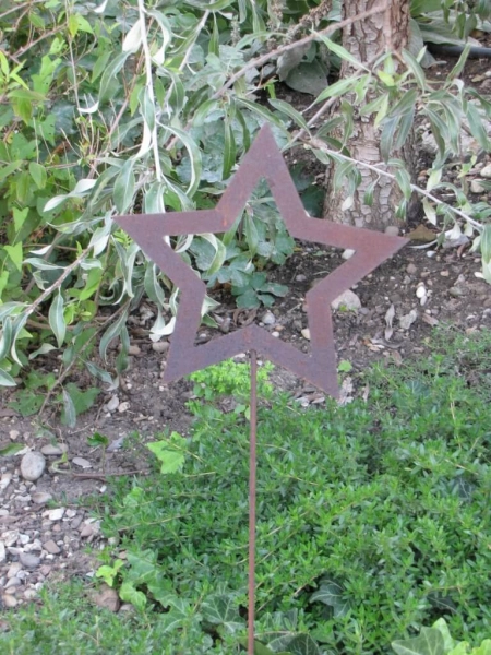 Gartenstecker Stern offen aus Edelrost, schmale Ausführung