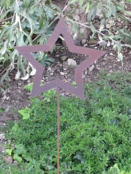 Gartenstecker Stern offen aus Edelrost, schmale Ausführung