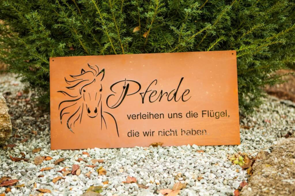 Edelrost Gedichttafel Pferde verleihen Flügel