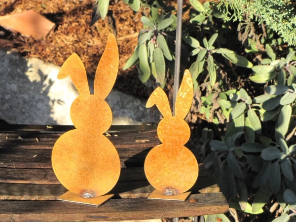 Edelrost Hase von hinten 15 cm