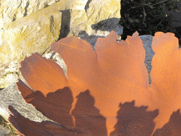 Edelrost Schale Riss flach auf Platte