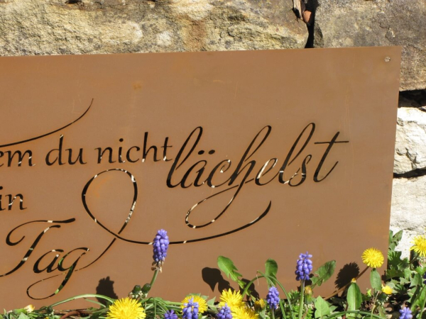 Edelrost Gedichttafel Spruchschild ein Tag ohne Lächeln