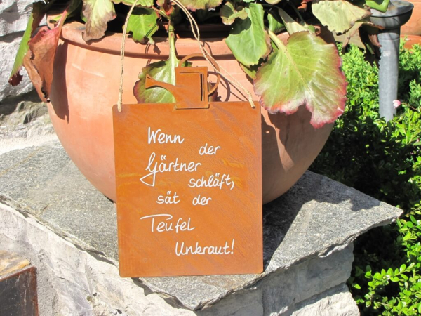 Edelrost Gedichttafel Gießkanne