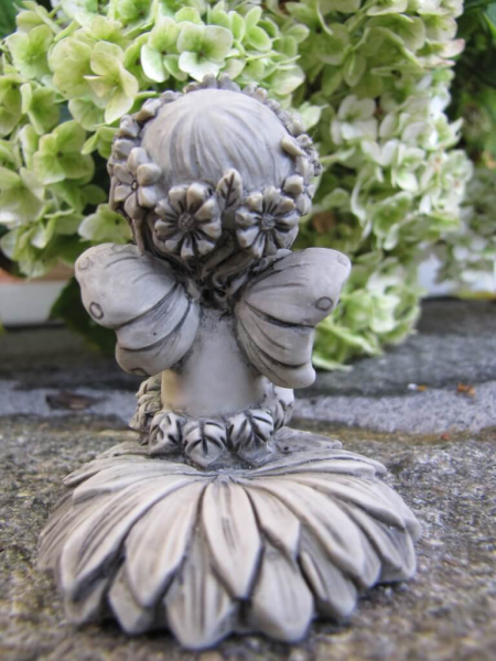 Elfenpaar Lalula auf Blume aus Resin