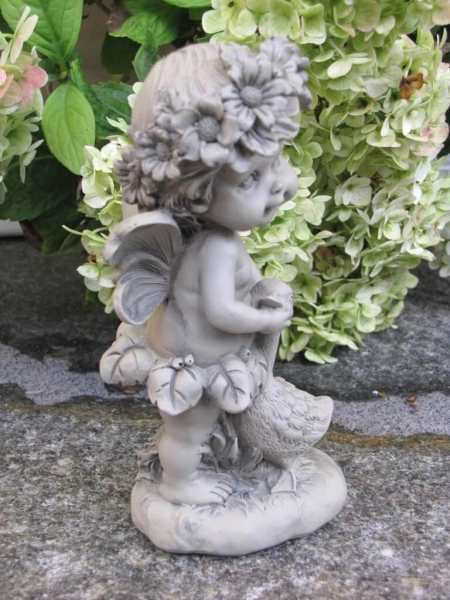 Elfe Lalula mit Gans aus Resin