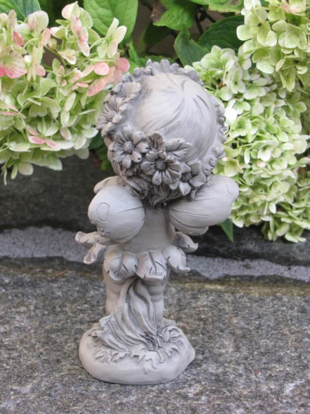 Elfe Lalula mit Hase aus Resin