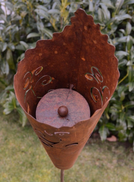 Gartenfackel Rosttüte mit Brennbehälter aus Edelrost