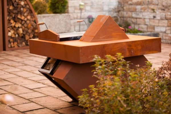 Grill Geometrie inkl. Grillrost und Holzlege