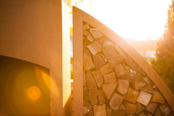 Grill Meridian inkl. Grillrost und zwei Holzregalen