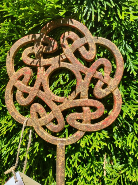Edelrost Gusseisen Gartenstecker keltisches Rad des Glücks