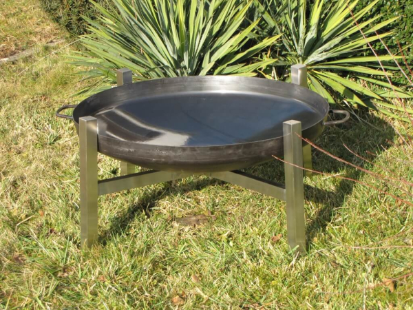 Feuerschale schwarz lackiert mit Gestell Warschau - Angels Garden Dekoshop