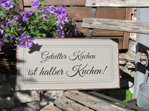 Shabby Chic Metallspruchschild halber Kuchen