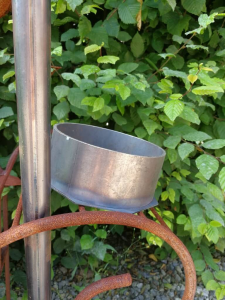 rustikale Gartenfackel aus Metall inkl. Metallstab