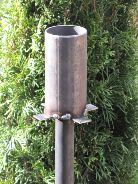 rustikale Gartenfackel aus Metall inkl. Metallstab