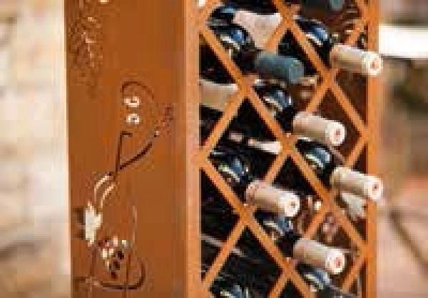Weinregal aus Edelrost