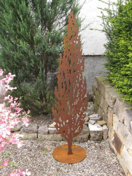 Zypresse mit Ausschnitten aus Edelrost 150 cm, massiv mit Platte