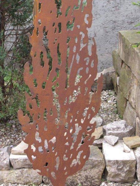 Edelrost Zypresse mit Ausschnitten auf Platte, 150 cm