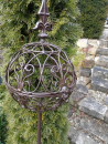 Gartenstecker Pflanzkugel, braun schwarz lackiert