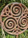Edelrost Gusseisen Gartenstecker keltische Triskele